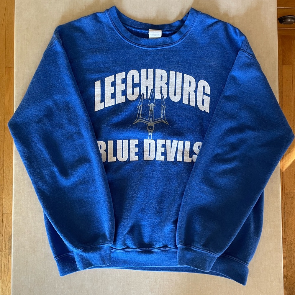 blue crewneck size M